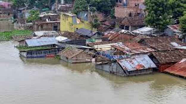 Flood disaster from Nepal to India; Saryu river wreaked havoc in Bahraich, many houses were washed away in the flood