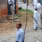 The SP leader chased the municipal corporation team with a rifle in his hand