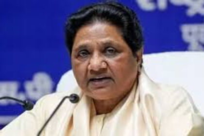 BSP supremo Mayawati also raised questions on the central government, SP and Congress on the issue of reservation