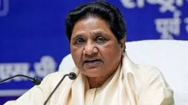 BSP supremo Mayawati also raised questions on the central government, SP and Congress on the issue of reservation