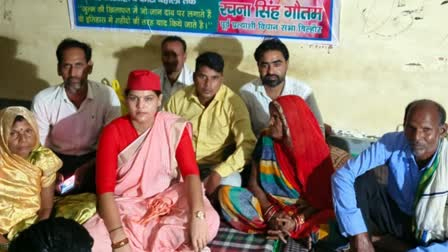 SP leader Rachna Singh's health deteriorated, police removed her from the hunger strike site