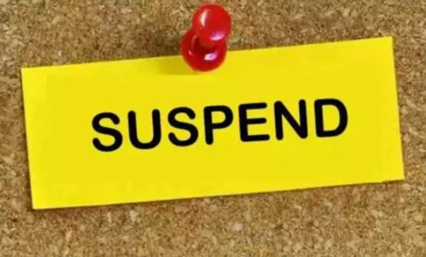 10 lakh rupees found in inspector's house... 5 policemen suspended