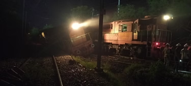 Goods train and engine collided in Raebareli, two people including loco pilot injured