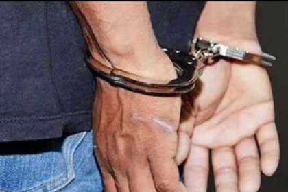 Agra: MTech student Shivansh Singh, accused of kidnapping an engineering student and raping her in a moving car, was arrested by Agra police on Tuesday night. The student was wandering around demanding action against the accused. Whereas, the police was considering the accused innocent. The student went into depression due to the negligence of the police. She was admitted to a mental hospital in a distraught and unconscious state. Police investigation has revealed that the accused was sexually and mentally exploiting the student for a long time. Let us tell you, the student from Lucknow is pursuing engineering from a college in Agra. On August 11, the student had filed a case against Shivansh Singh, a resident of Chaujakhas, Ghazipur, who was her senior, in Sikandra police station. It was alleged that Shivansh kidnapped her from a car. After this, he raped her in a moving car. After this, the accused left her on the road and fled. The attitude of the police in this case was not right. Due to which the student went into depression. And she had to be admitted to a mental hospital in critical condition. When the pressure increased, the police conducted a thorough investigation and the truth came out. The accused is doing MTech from Jammu: Sikandra police station in-charge inspector Neeraj Kumar Sharma said that when the location of the accused was found out during the investigation, the accused's location was in Jammu at the time of the incident. The accused is doing MTech from Jammu IIT. This is why the case seemed fake. On the call of the police, the accused came to Agra on Monday. He also gave evidence to the police that he was in Jammu at the time of the incident. Also, the victim's mother was called from Lucknow on Tuesday. In fact, the engineering student had taken off her clothes on the road last Sunday. She was found in a distraught state. After which the police woke up. She was admitted to the Institute of Mental Health and Health. When the police reached the Institute of Mental Health and Health with the accused Shivansh on Tuesday. Where he was confronted with the victim. On which the student openly accused Shivansh. Due to which the police concluded that the accused is not innocent. During interrogation, it was revealed that the accused was physically and mentally exploiting the student for a long time.