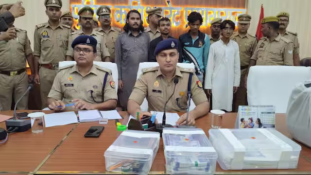 Prayagraj Madrasa Fake Notes Printed Police arrested four people including Master Mind ANN