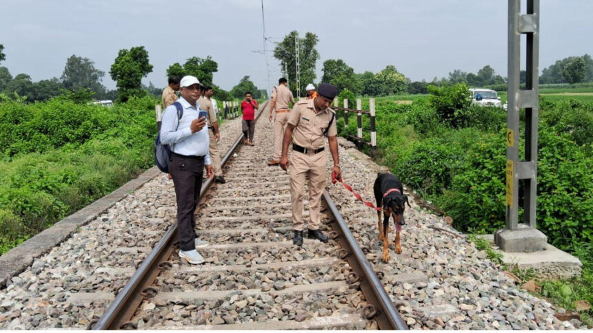 Body of an old woman found on railway track, police engaged in investigation