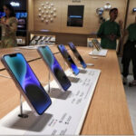 High-End Smartphones Over ₹1 Lakh Experience Sales Boom