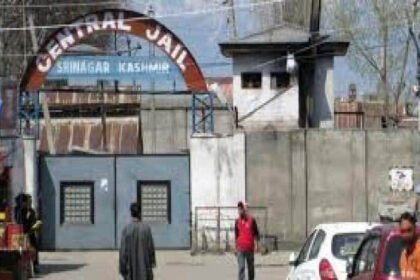 Scuffle breaks out between two groups of prisoners in Srinagar jail