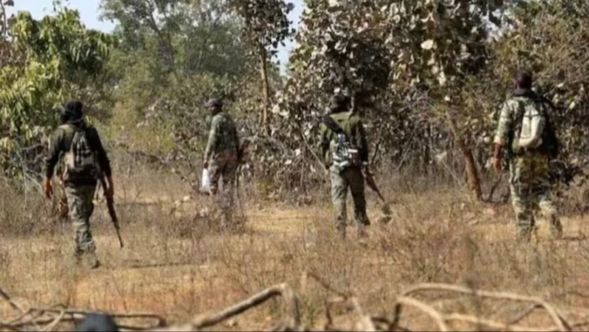 Security forces killed 9 Naxalites in Chhattisgarh: Encounter lasted for 13 hours on Dantewada-Bijapur border, weapons and explosives recovered; 13 Naxalites arrested in Bijapur